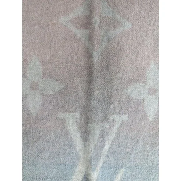 Louis Vuitton LV Logo Reykjavik Scarf Gradients 100%Cashmere Made in Italy - Picture 9 of 11